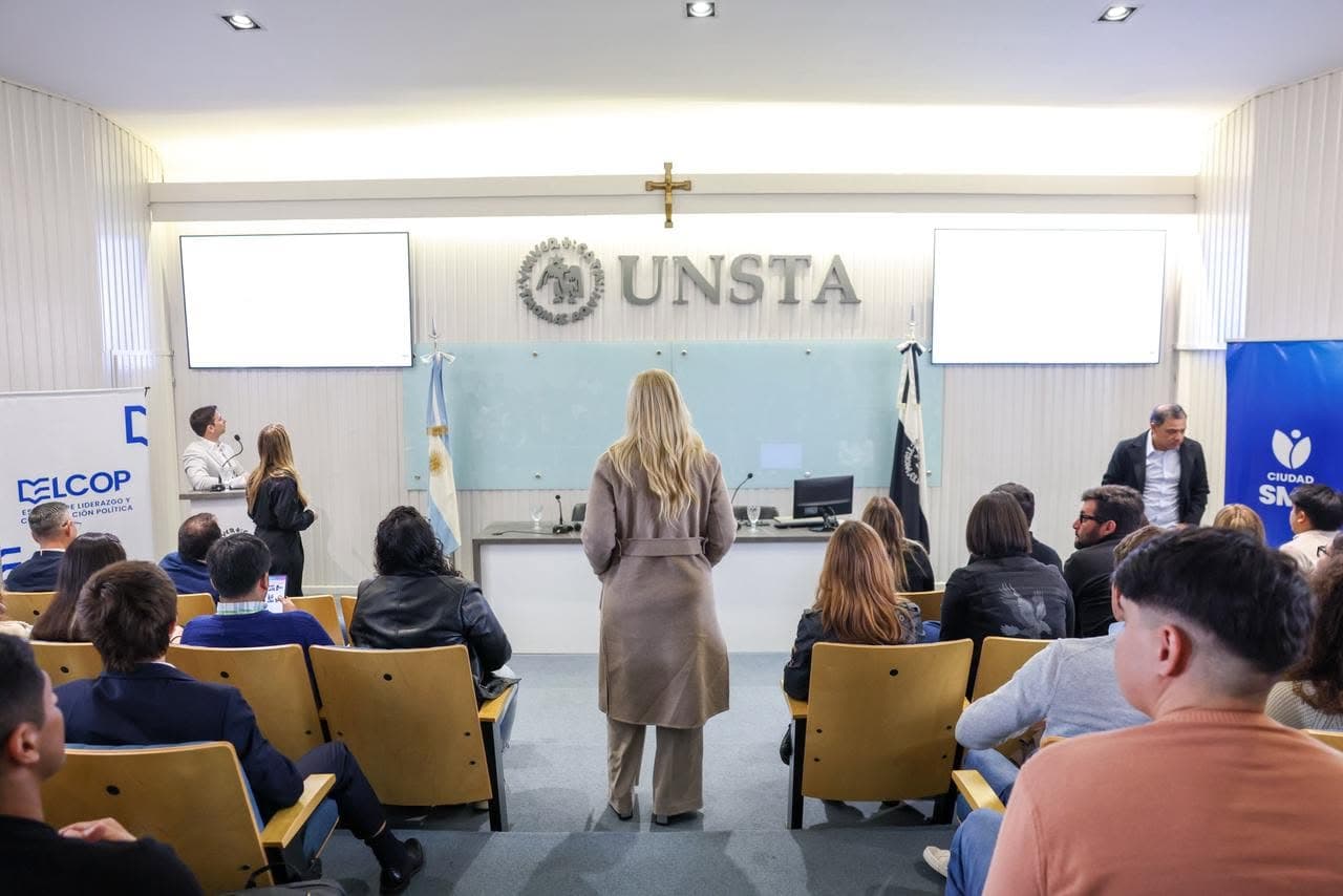 Encuentro de la cohorte 2026 en el aula magna de la UNSTA